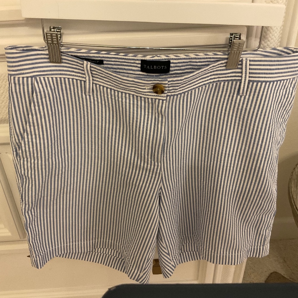 Talbots 7 inch shorts